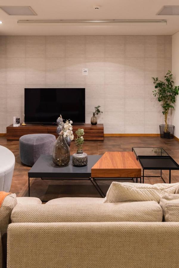 Bijou Suites Ai Premium Osaka Esterno foto